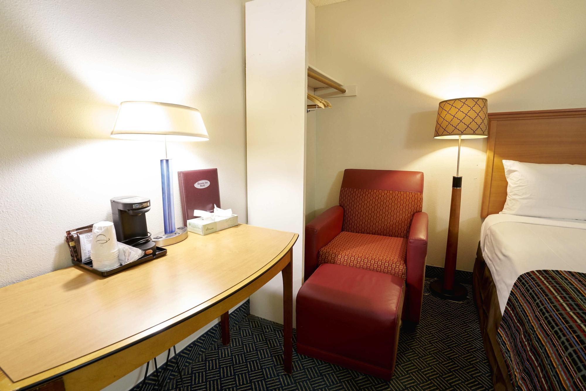 Skyway Inn - Seatac Exterior photo
