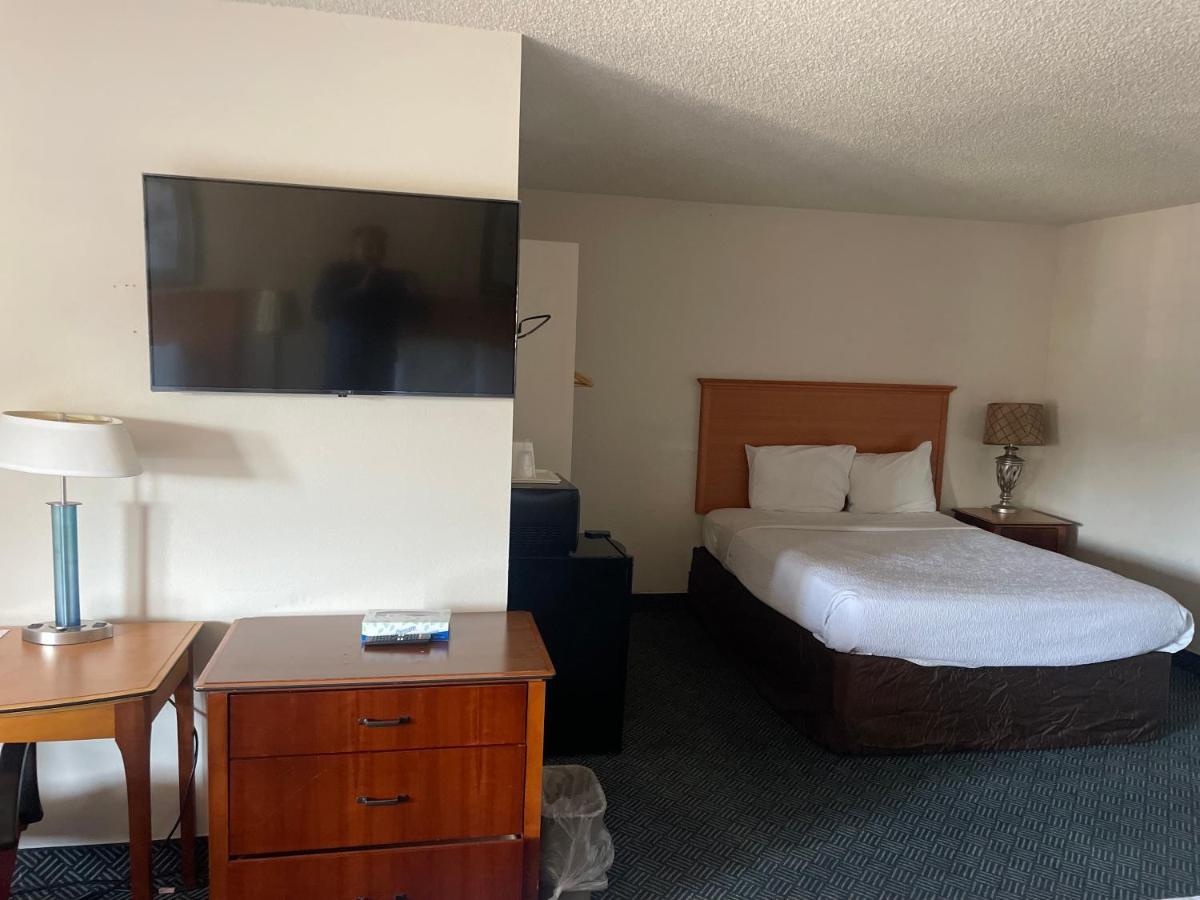 Skyway Inn - Seatac Exterior photo